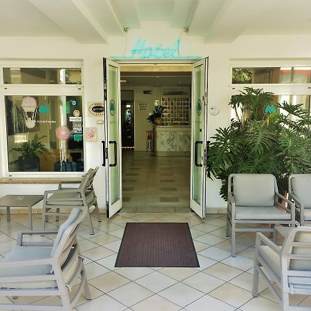 Hotel Al Mare Лидо-ди-Езоло Экстерьер фото