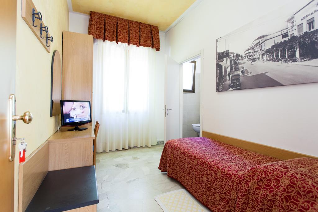 Hotel Al Mare Лидо-ди-Езоло Экстерьер фото