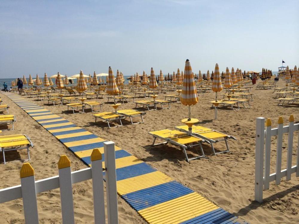 Hotel Al Mare Лидо-ди-Езоло Экстерьер фото
