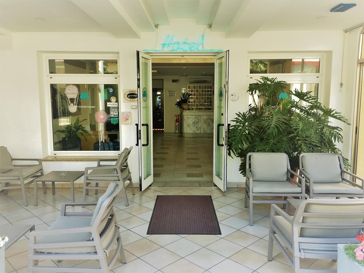 Hotel Al Mare Лидо-ди-Езоло Экстерьер фото